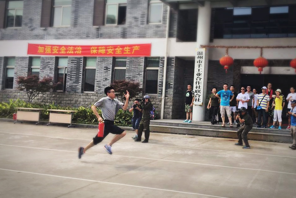 精品无码一区二区久久